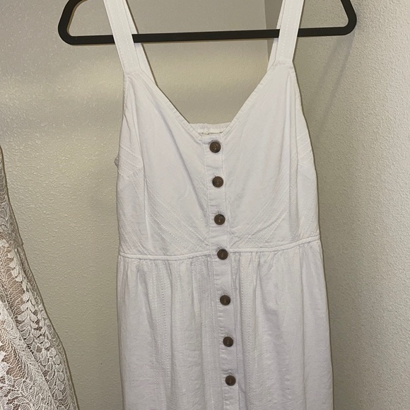 Give flowy dress - Picture 1 of 4